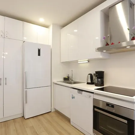 Amazing Flat With Superb View In Kartal איסטמבול